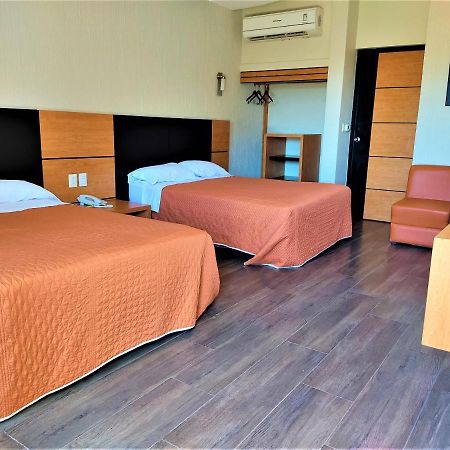 Hotel Oasis Heroica Caborca Bagian luar foto